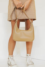 Load image into Gallery viewer, Beachclub Drinks Bag // Tan