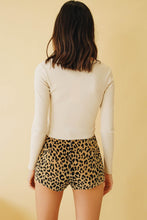 Load image into Gallery viewer, Capri Button Front Top // Natural
