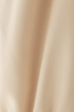 Load image into Gallery viewer, Model Friends Knit Top // Natural
